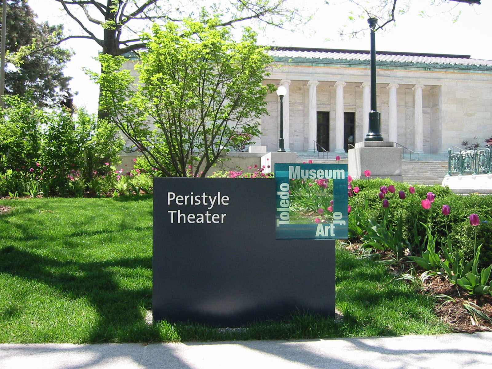 Project image 4 for Signage, Toledo Museum of Art