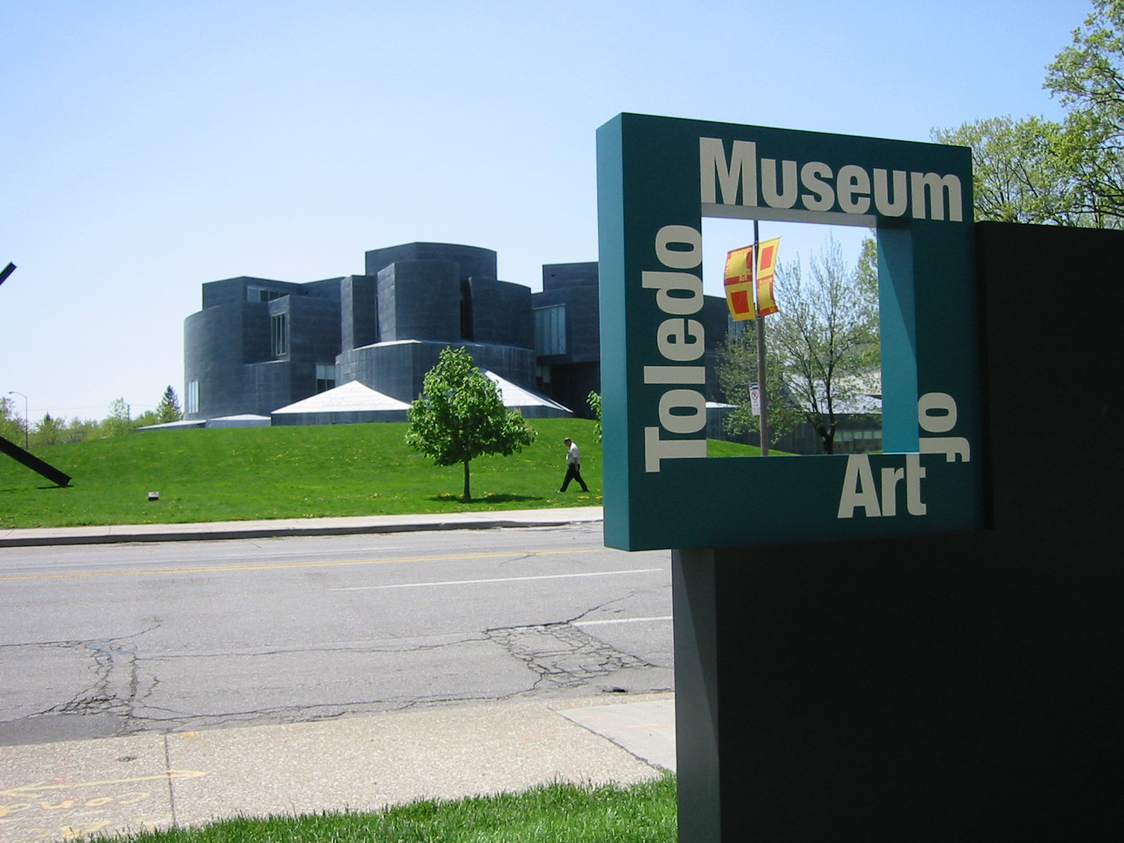 Project image 1 for Signage, Toledo Museum of Art