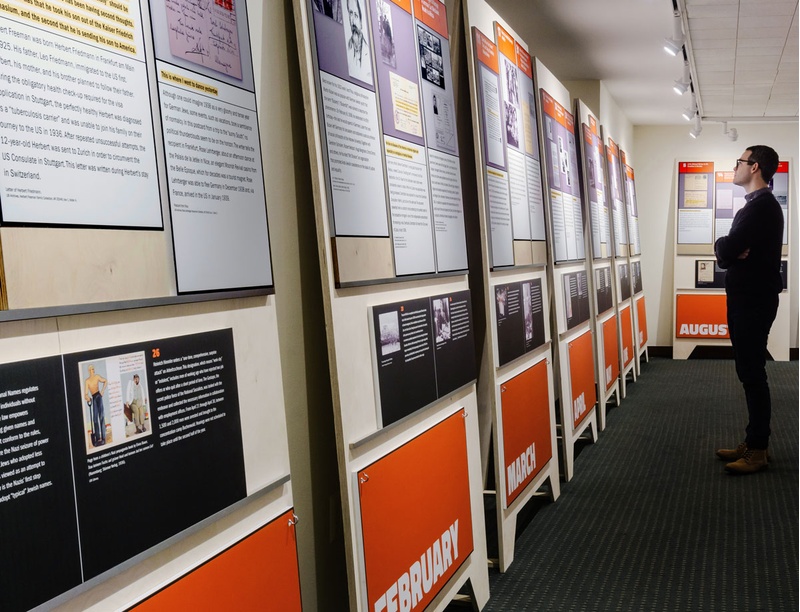 exhibit design for the leo baeck institute