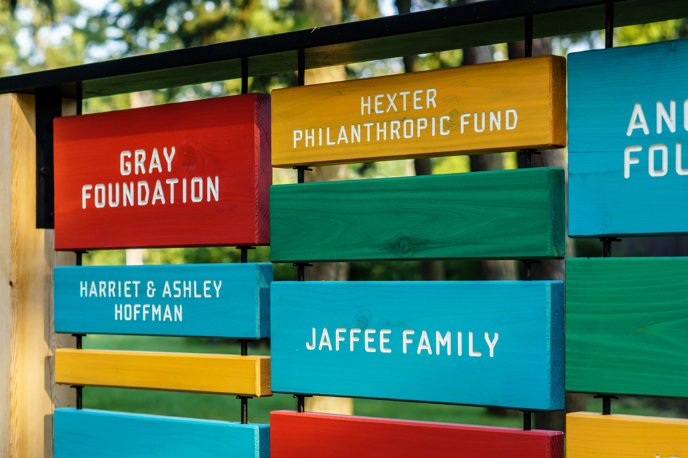 Outdoor donor signage design