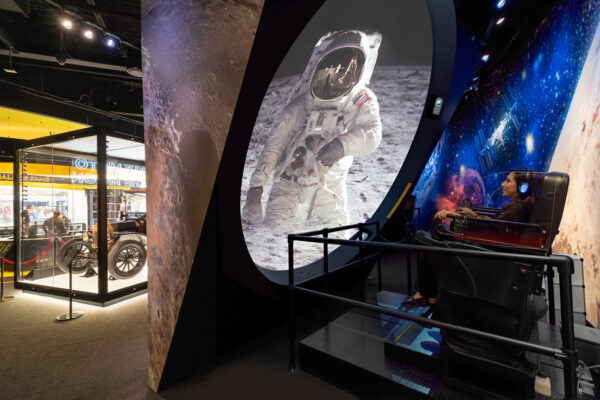 “Fly Me to the Moon” Simulator Dome Ride